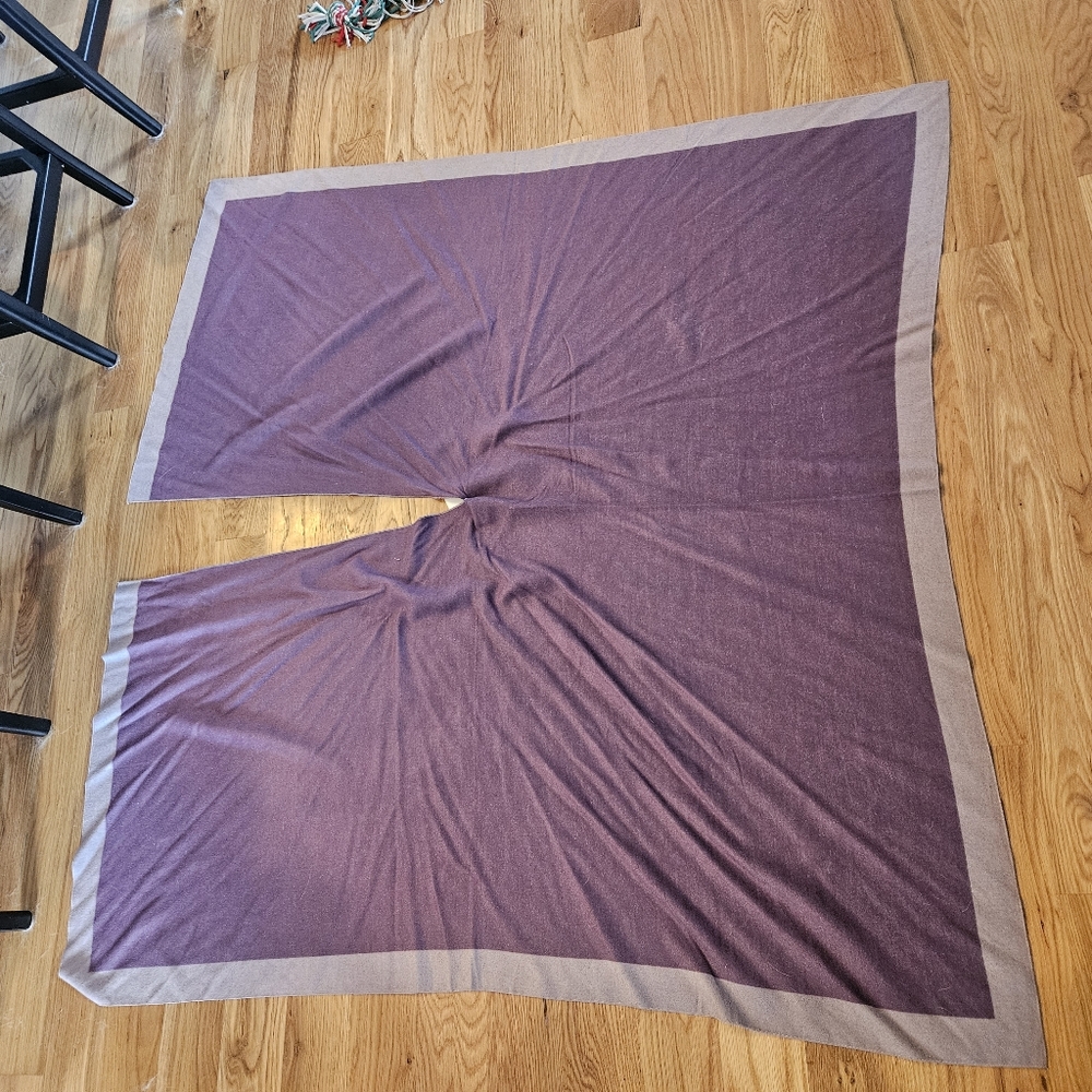 Reversible Shawl - Picture 3 of 4